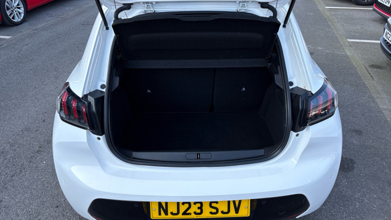 Peugeot 208 1.2 PureTech 100 Allure Premium + 5dr Petrol Hatchback